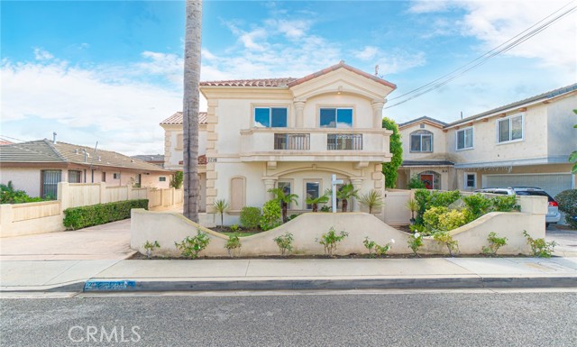 2216 Clark Lane, Redondo Beach, California 90278, 4 Bedrooms Bedrooms, ,2 BathroomsBathrooms,Residential,Sold,Clark,SB22248071