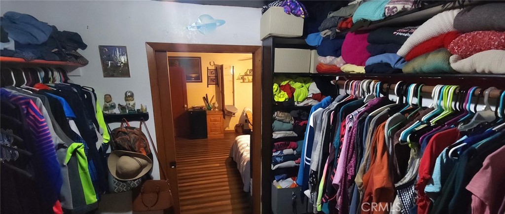 https://media.crmls.org/medias/1457f673-b01d-44c1-87c7-d1c078168a2e.jpg?preset=X-Large