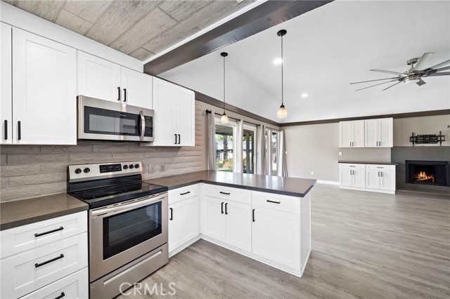 Detail Gallery Image 19 of 43 For 22400 Canyon Club, Canyon Lake,  CA 92587 - 3 Beds | 2 Baths