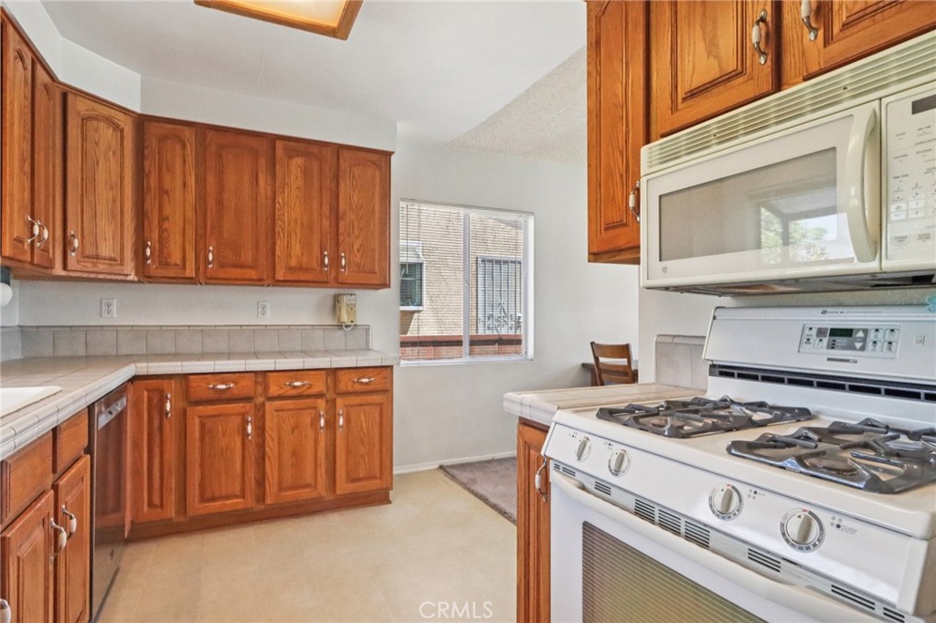 MLS #OC25176543 img 14