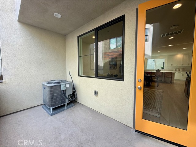 Detail Gallery Image 16 of 29 For 5876 Linden Ave #3, Long Beach,  CA 90805 - 3 Beds | 3/1 Baths