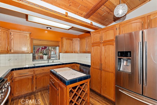 Detail Gallery Image 10 of 29 For 401 E Angeles Bld, Big Bear City,  CA 92314 - 3 Beds | 2 Baths