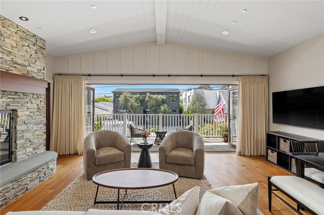 Detail Gallery Image 17 of 54 For 521 24th Pl, Hermosa Beach,  CA 90254 - – Beds | – Baths