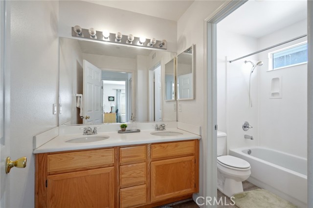 Detail Gallery Image 24 of 28 For 12215 via Santa Marta, Sylmar,  CA 91342 - 4 Beds | 2/1 Baths