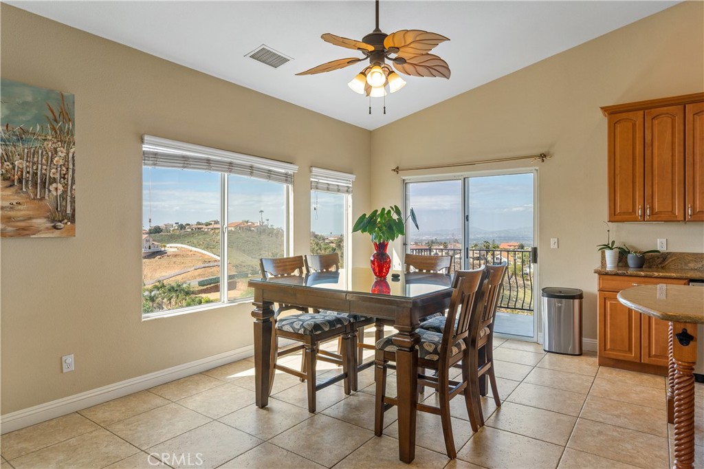 MLS #OC25046910 img 8