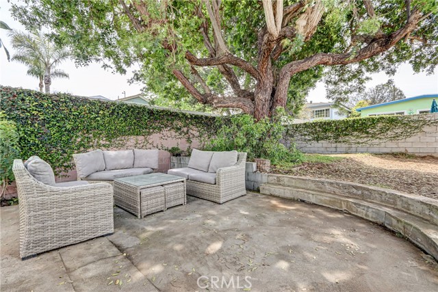Detail Gallery Image 26 of 29 For 320 E Walnut Ave, El Segundo,  CA 90245 - 5 Beds | 3 Baths