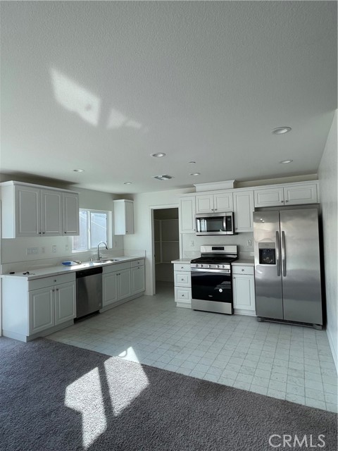 Detail Gallery Image 5 of 26 For 20107 Curaco Ct, Riverside,  CA 92507 - 5 Beds | 3/1 Baths