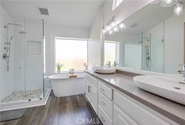 19416 Shadow Oak Drive, Lake Forest CA: https://media.crmls.org/medias/145c73f4-4447-4b93-b90f-f8c1a47c8dde.jpg