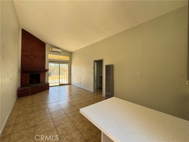 16209 Juniper Street, Hesperia CA: https://media.crmls.org/medias/145cdb66-2d1e-44b5-b737-0fd7cc2b3f11.jpg