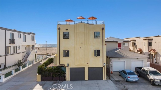 Detail Gallery Image 45 of 53 For 30 the Strand #2,  Hermosa Beach,  CA 90254 - 3 Beds | 3 Baths