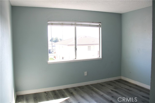 Detail Gallery Image 7 of 8 For 3471 20th, Highland,  CA 92346 - 2 Beds | 1 Baths