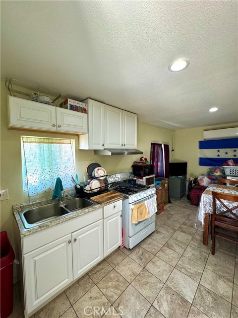 Detail Gallery Image 18 of 24 For 10074 Ben Nevis Bld, Jurupa Valley,  CA 92509 - 3 Beds | 1/1 Baths