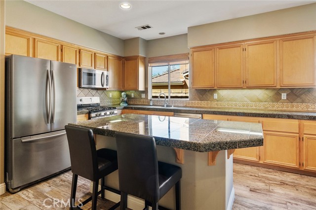 Detail Gallery Image 7 of 38 For 19627 Edmonds Pl, Saugus,  CA 91350 - 3 Beds | 2 Baths