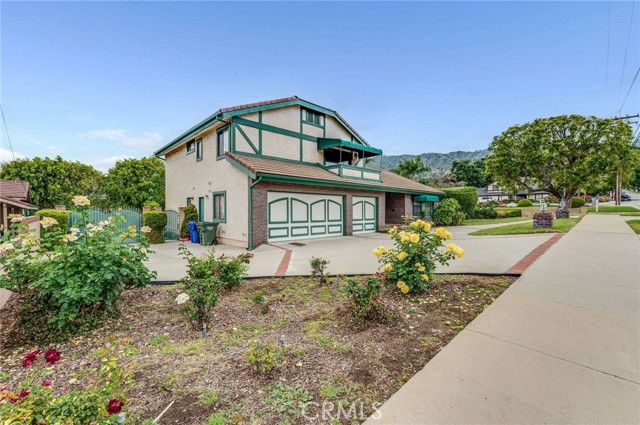 605 N Live Oak, Glendora CA: https://media.crmls.org/medias/14601bc5-2734-494f-a9f2-273499d7f8cf.jpg