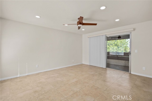 Detail Gallery Image 3 of 32 For 1305 Brentwood Cir #D,  Corona,  CA 92882 - 2 Beds | 2 Baths