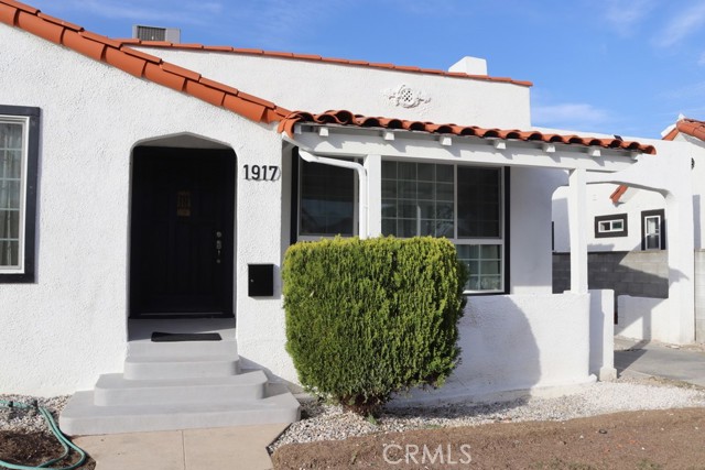 Detail Gallery Image 7 of 75 For 1917 W 74th, Los Angeles,  CA 90047 - 4 Beds | 3 Baths