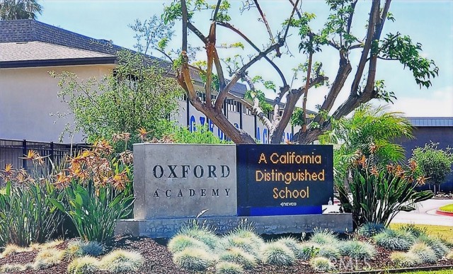 Image 42 of 43 For 4611 Myra  