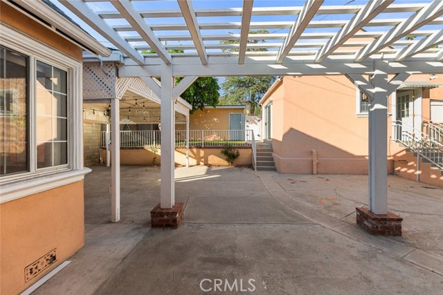 1941 W Kenneth Road, Glendale CA: https://media.crmls.org/medias/1461ed45-d8f6-43c4-b528-541c7fd16c35.jpg