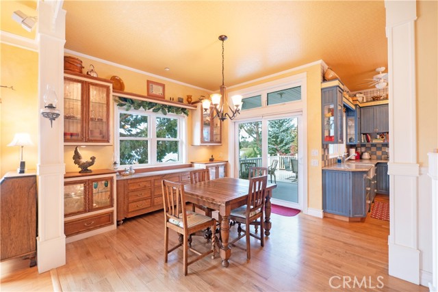 Detail Gallery Image 8 of 75 For 42425 Bear Loop, Big Bear Lake,  CA 92314 - 3 Beds | 3/1 Baths