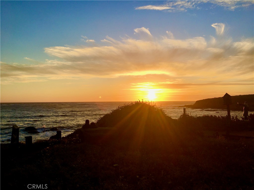 https://media.crmls.org/medias/1462dcb9-fc79-4cb1-ba9c-010192a36149.jpg?preset=X-Large