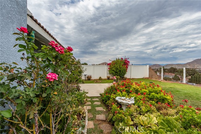 4092 Sandpiper Drive, Jurupa Valley CA: https://media.crmls.org/medias/1463b141-7563-45ef-8332-7a0ff8d3b1d8.jpg
