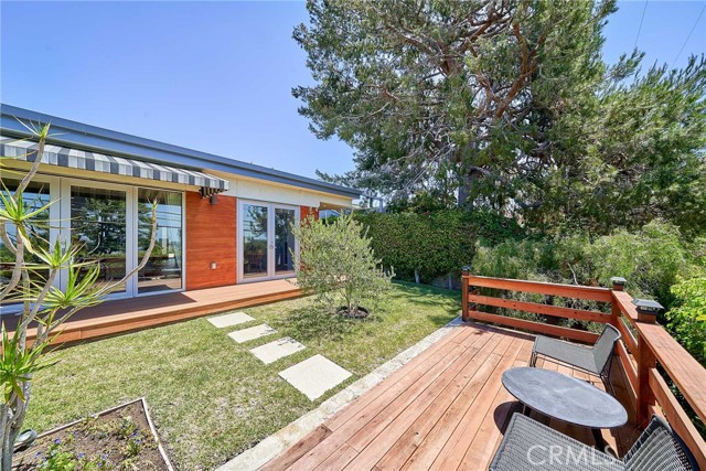 3321 Moore Street, Los Angeles CA: https://media.crmls.org/medias/14642b0a-5e8c-404d-9861-fa2a2c2948f7.jpg