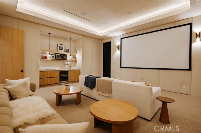 5461 Bothwell Road, Tarzana CA: https://media.crmls.org/medias/1464354d-3e4d-4f66-8e18-d9d462e6b7f2.jpg