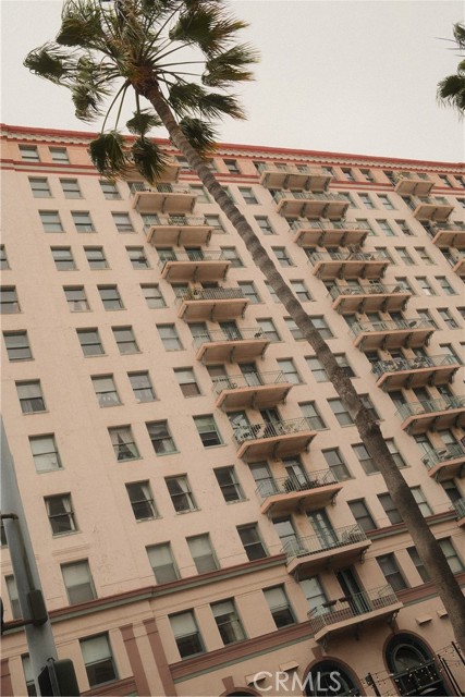 455 E Ocean Boulevard, Long Beach CA: https://media.crmls.org/medias/14645ad1-30ad-420a-b631-690d7f9031ca.jpg
