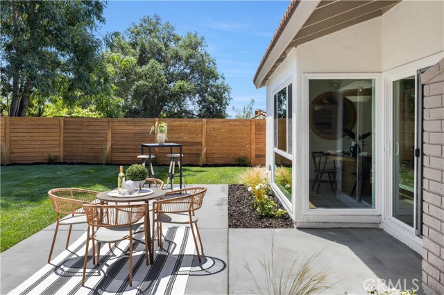 25652 Cervantes Lane, Mission Viejo CA: https://media.crmls.org/medias/1464cfd6-65a8-4534-8276-25e7dc92ffef.jpg