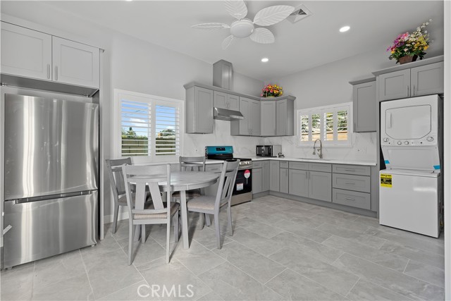 Detail Gallery Image 26 of 34 For 12231 Bluebell, Garden Grove,  CA 92840 - 5 Beds | 3 Baths