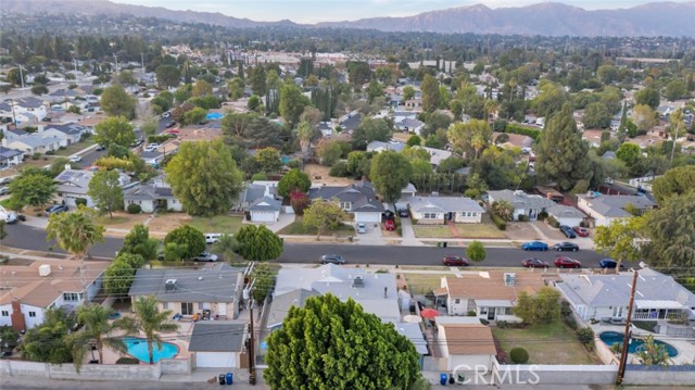16908 Los Alimos Street, Granada Hills CA: https://media.crmls.org/medias/1465eb1f-5bb1-4241-a8d7-560ad106210a.jpg