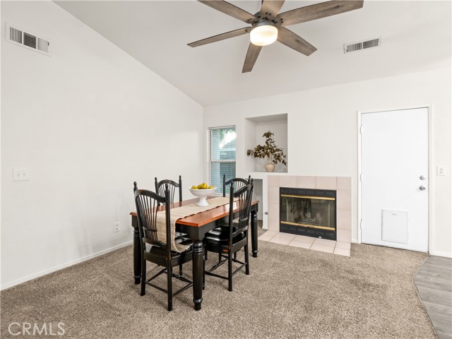 Detail Gallery Image 7 of 29 For 2725 Beverly Ave, Clovis,  CA 93611 - 3 Beds | 2 Baths