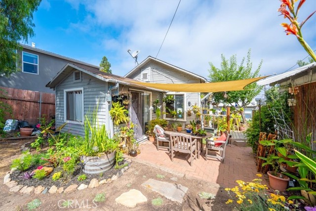 1143 Walnut Street, San Luis Obispo CA: https://media.crmls.org/medias/14675ffd-58e0-446b-8758-36f1fedd1896.jpg