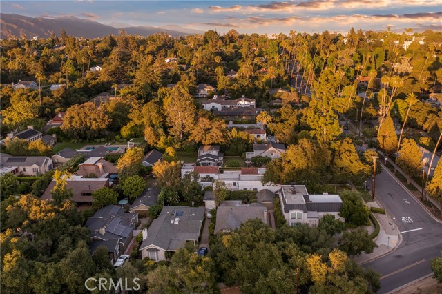 802 S Arroyo Boulevard, Pasadena CA: https://media.crmls.org/medias/1467a7b0-5698-4dce-b242-c4b201f6a616.jpg