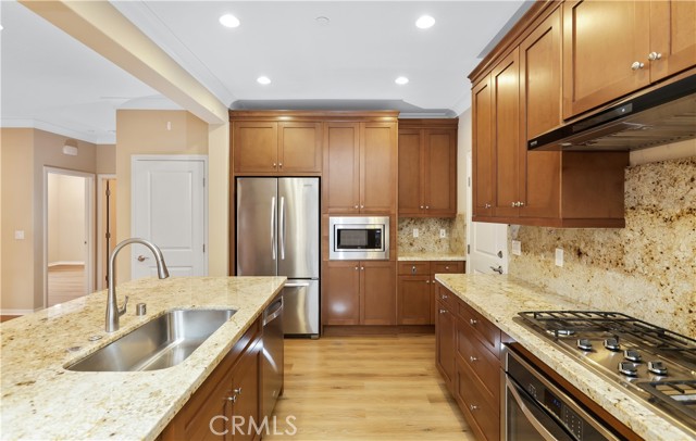 Detail Gallery Image 15 of 42 For 220 Kempton, Irvine,  CA 92620 - 3 Beds | 3 Baths