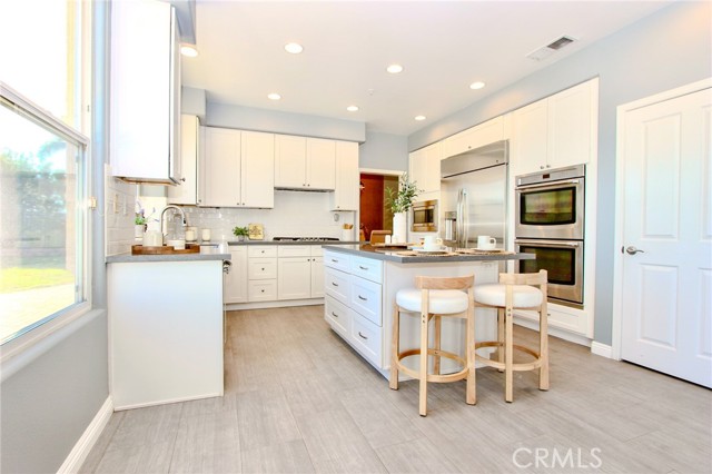 Detail Gallery Image 7 of 13 For 5928 Vista De La Luz, Woodland Hills,  CA 91367 - 5 Beds | 5 Baths