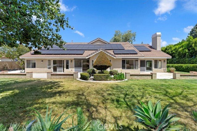 10854 Beltramo Circle, Riverside CA: https://media.crmls.org/medias/146a78a5-b558-43e7-a73f-884b03a22d3a.jpg