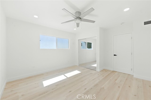 Detail Gallery Image 12 of 16 For 13021 Killion St, Sherman Oaks,  CA 91401 - 3 Beds | 2/1 Baths