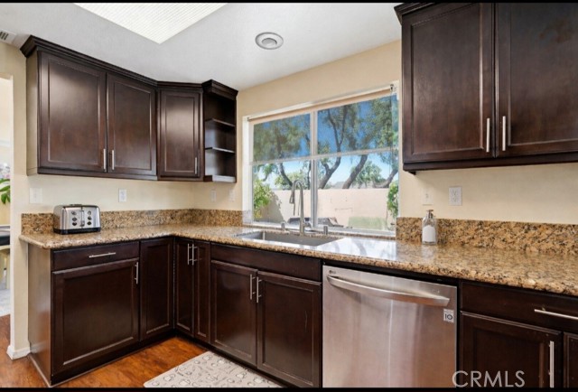 Detail Gallery Image 10 of 31 For 25970 Jumano, Moreno Valley,  CA 92551 - 4 Beds | 3 Baths