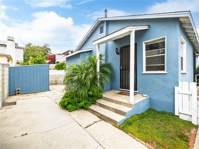 Detail Gallery Image 27 of 32 For 403 E Pine Ave, El Segundo,  CA 90245 - 5 Beds | 3 Baths