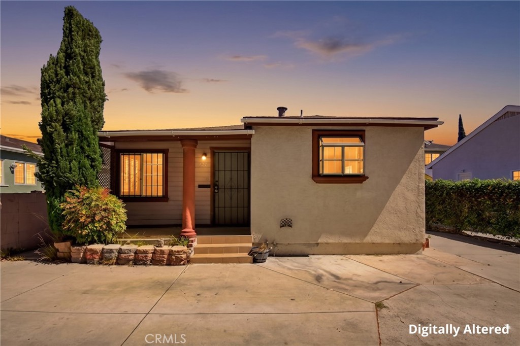 2901 E 65th