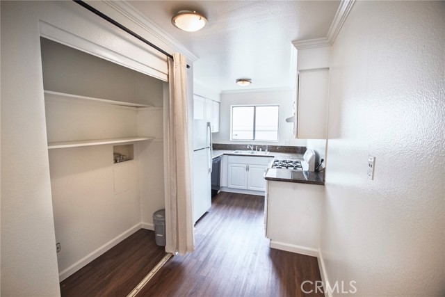 Detail Gallery Image 10 of 23 For 240 W Verdugo Ave #K,  Burbank,  CA 91502 - 2 Beds | 2 Baths