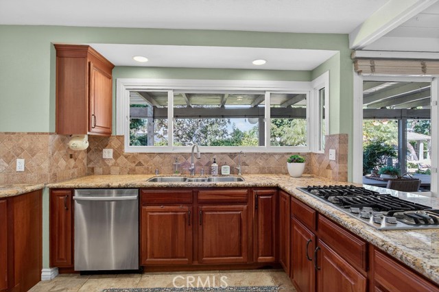 Detail Gallery Image 17 of 74 For 10041 Sycamore, Villa Park,  CA 92861 - 6 Beds | 4 Baths