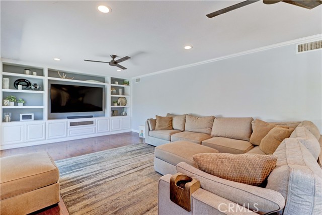 25701 Minoa Drive, Mission Viejo CA: https://media.crmls.org/medias/146ec037-2dbc-400a-9d1c-4c87b47db79d.jpg