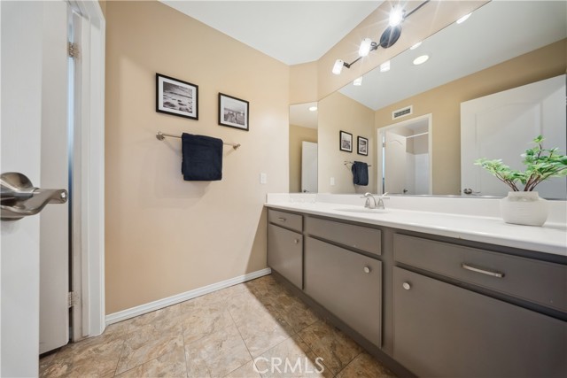 27628 Deerfield Lane, Valencia CA: https://media.crmls.org/medias/1470329f-6a88-4a22-9ea5-e4c075baf26b.jpg