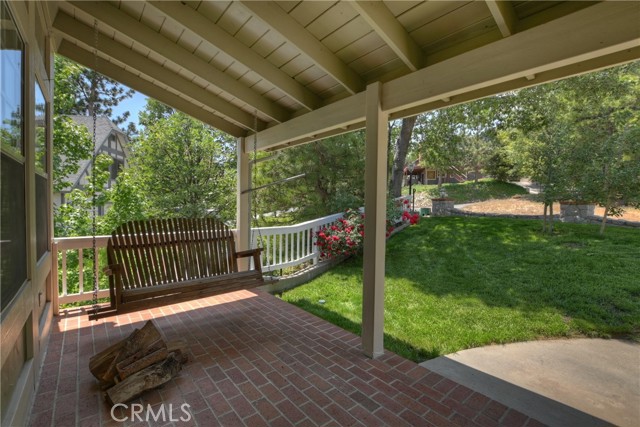 27781 St Bernard Lane, Lake Arrowhead CA: https://media.crmls.org/medias/14718ffa-484c-48a0-a23d-ce3e7c033d20.jpg