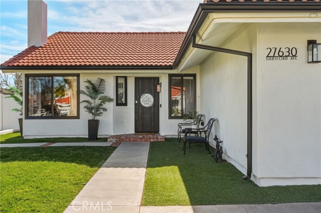 Detail Gallery Image 2 of 23 For 27630 Hartford Ave, Castaic,  CA 91384 - 3 Beds | 2 Baths