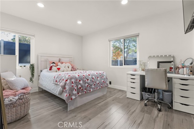 Detail Gallery Image 25 of 40 For 2240 N Parish, Burbank,  CA 91504 - 4 Beds | 2 Baths