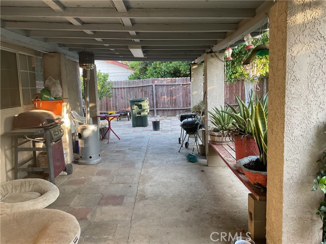 322 N Fillmore Avenue, Rialto CA: https://media.crmls.org/medias/147221d5-b3d3-41eb-b2a0-a20143c488d4.jpg