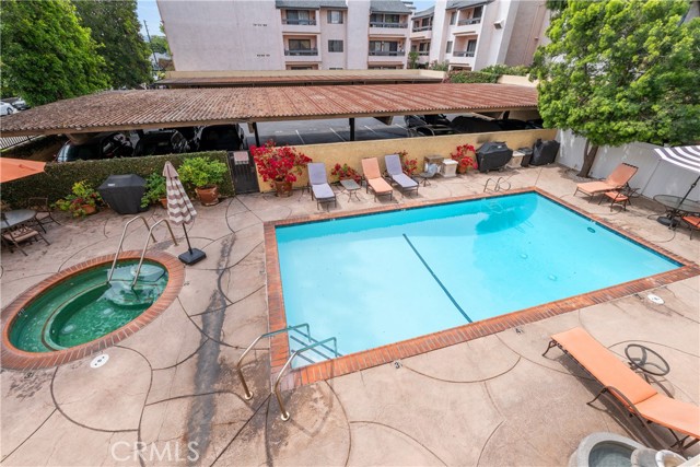 Image 27 of 33 For 5257 Radford Ave  101